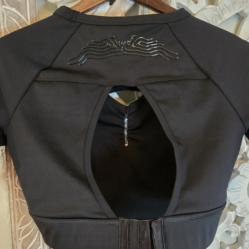 Gymshark Womens Black EXO Ultra Short Sleeve Crop Top Size Small - Picture 6 of 7